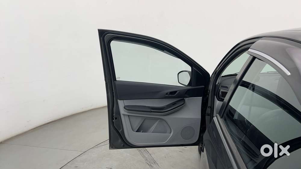 Tata Tiago 1.2 Revotron Xt Option, 2024, Petrol