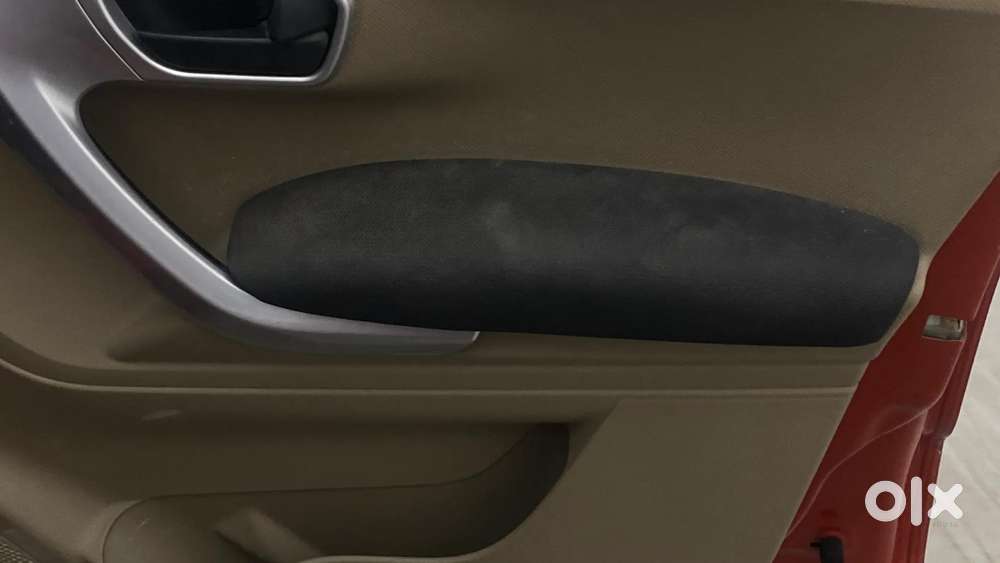 Mahindra Tuv 300 T10 Dual Tone, 2018, Diesel