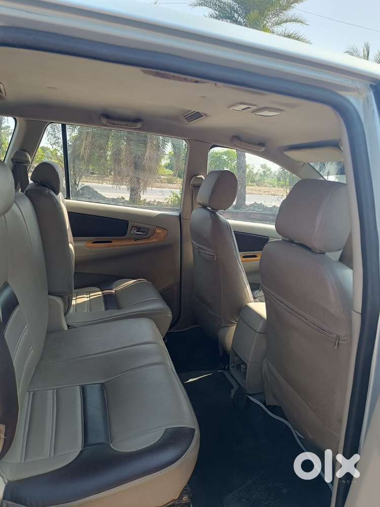 Toyota Innova 2004-2011 2.5 V Diesel 8-seater, 2010, Diesel