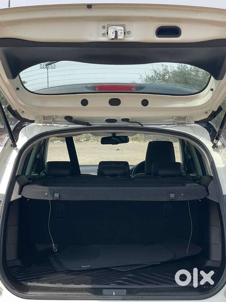 Maruti Suzuki Grand Vitara 1.5 Alpha Smart Hybrid Dual Tone At, 2022..