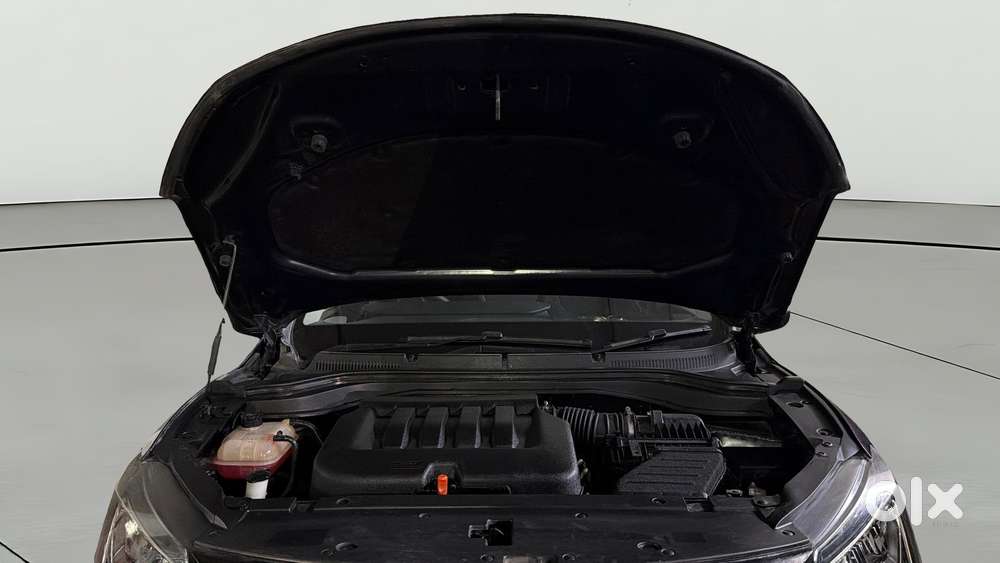 Mahindra Xuv700 2.0 Ax 5 Petrol At Str, 2023, Petrol