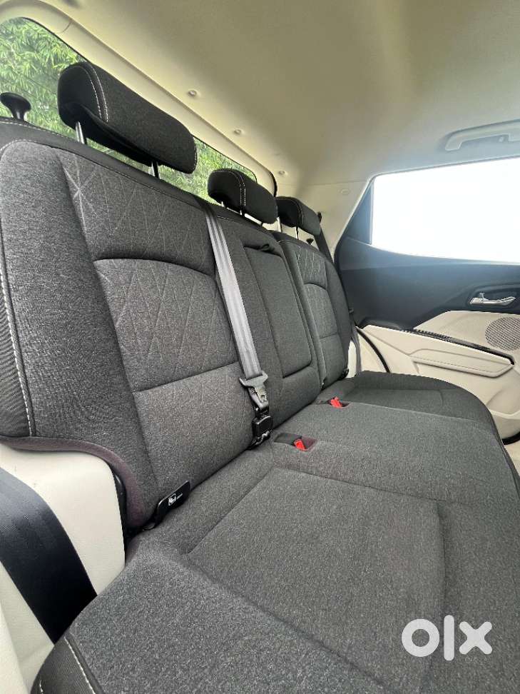 Mahindra Xuv 3xo Ax5 Pm At, 2024, Petrol