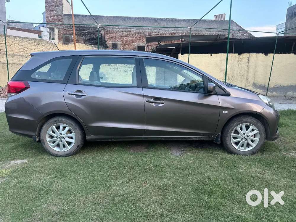 Honda Mobilio 2015 Petrol 75000 Km Driven