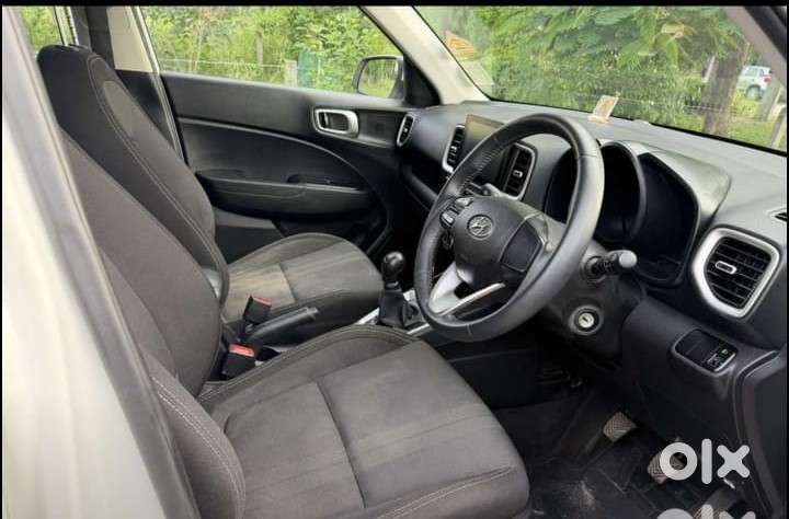 Hyundai Venue S (o) 1.2 Petrol Knight Edition, 2021, Petrol