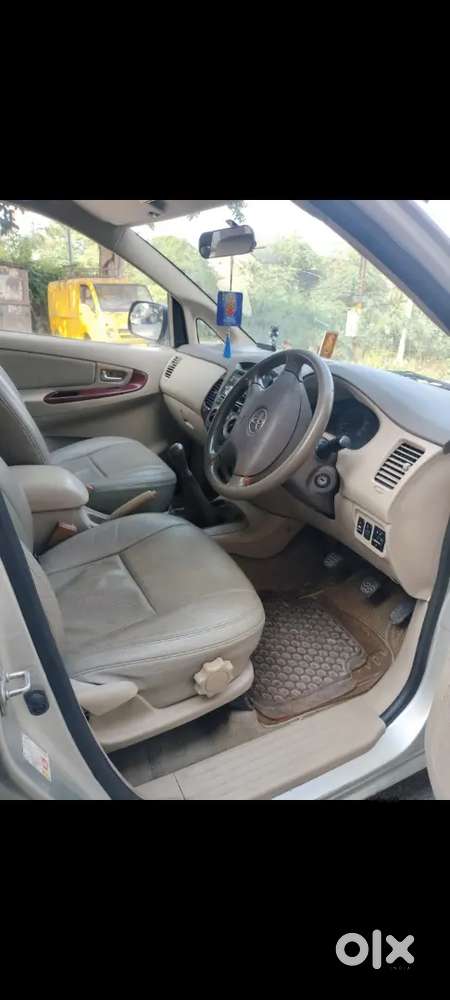 Toyota Innova 2006 Diesel  Top Model Neat And Clean Car