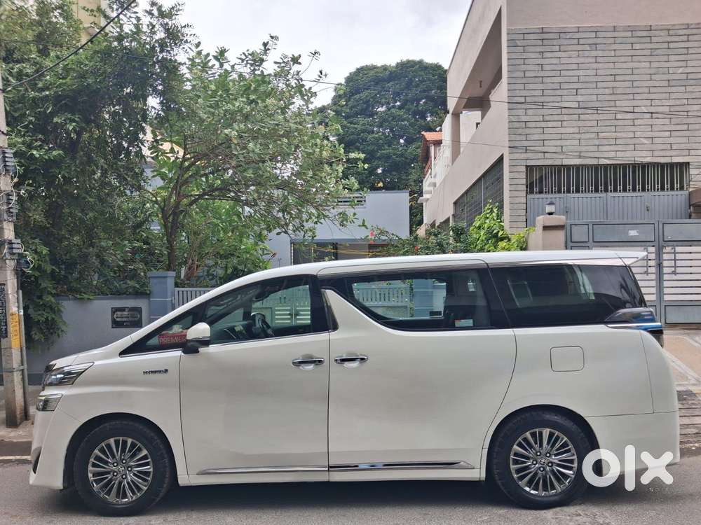 Toyota Vellfire 2.5 Hybrid, 2020, Petrol