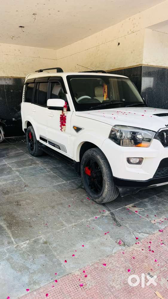 Mahindra Scorpio Classic 2016