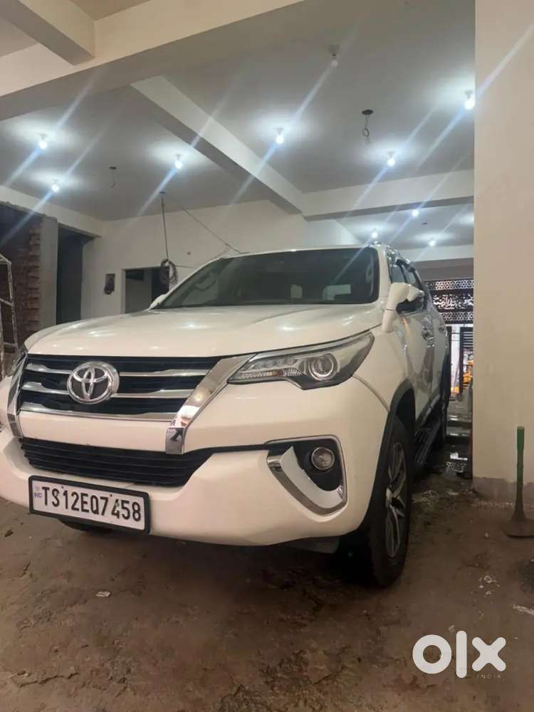 Fortuner Jenuine Reding Showroom Track
