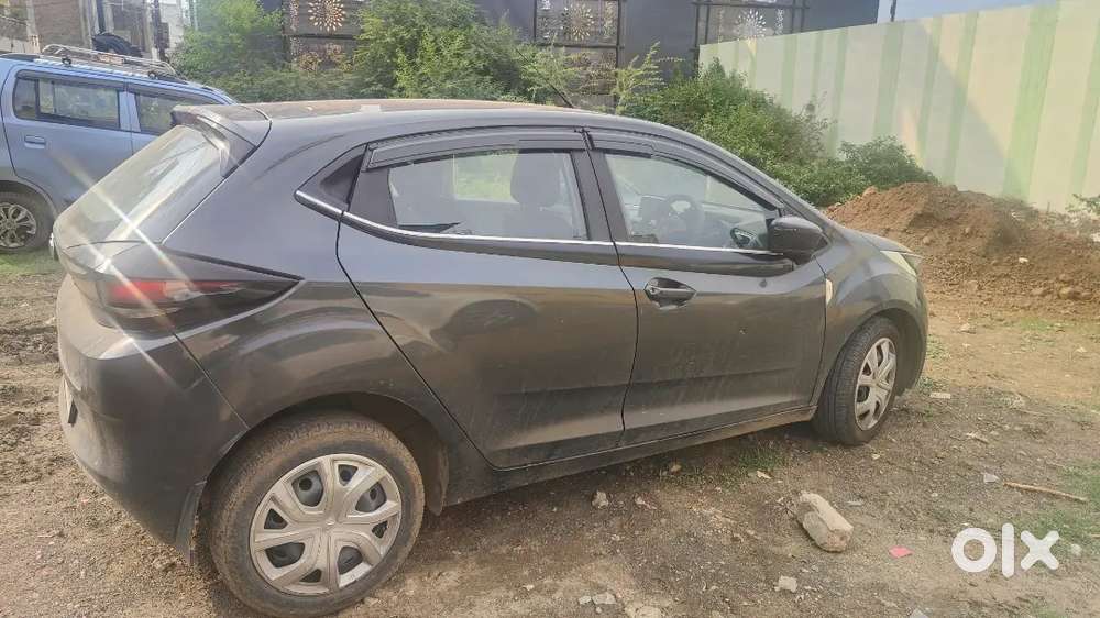 Tata Altroz Petrol 2021