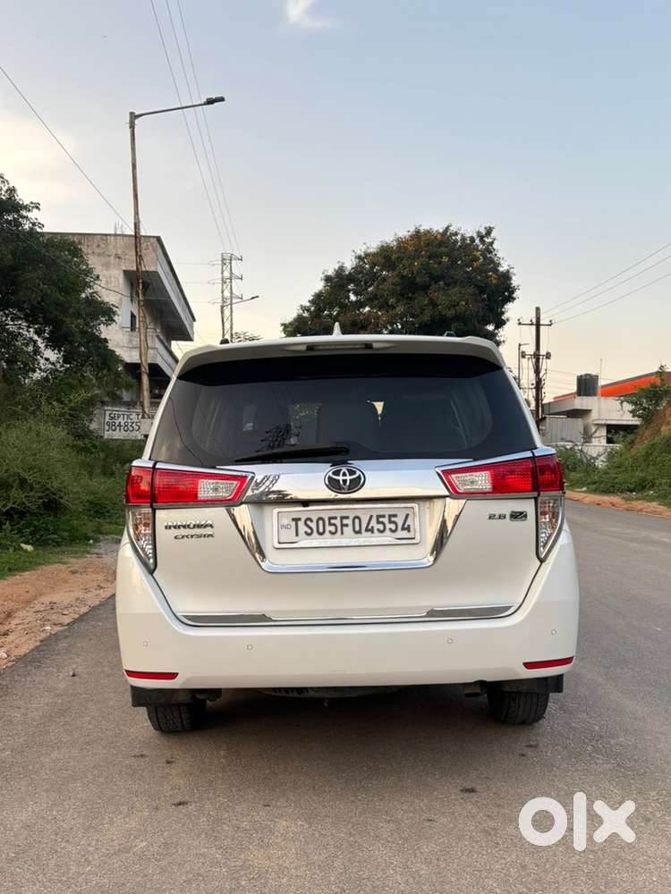 Toyota Innova Crysta 2023 Diesel 100000 Km