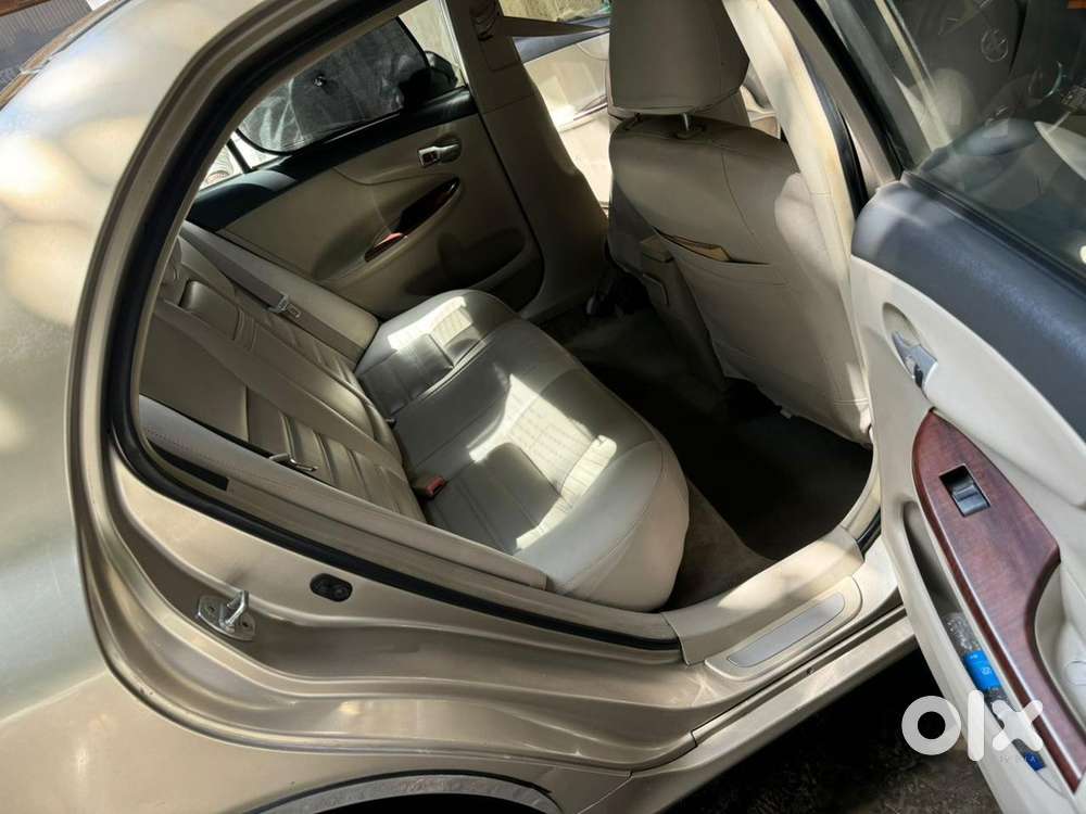 Toyota Corolla Altis 2011