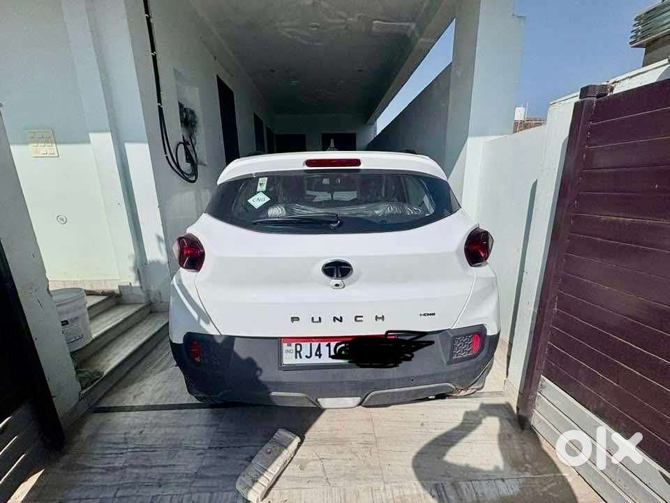 Tata Punch Icng 2025 Model Feature Sunroof Automatic Wiper
