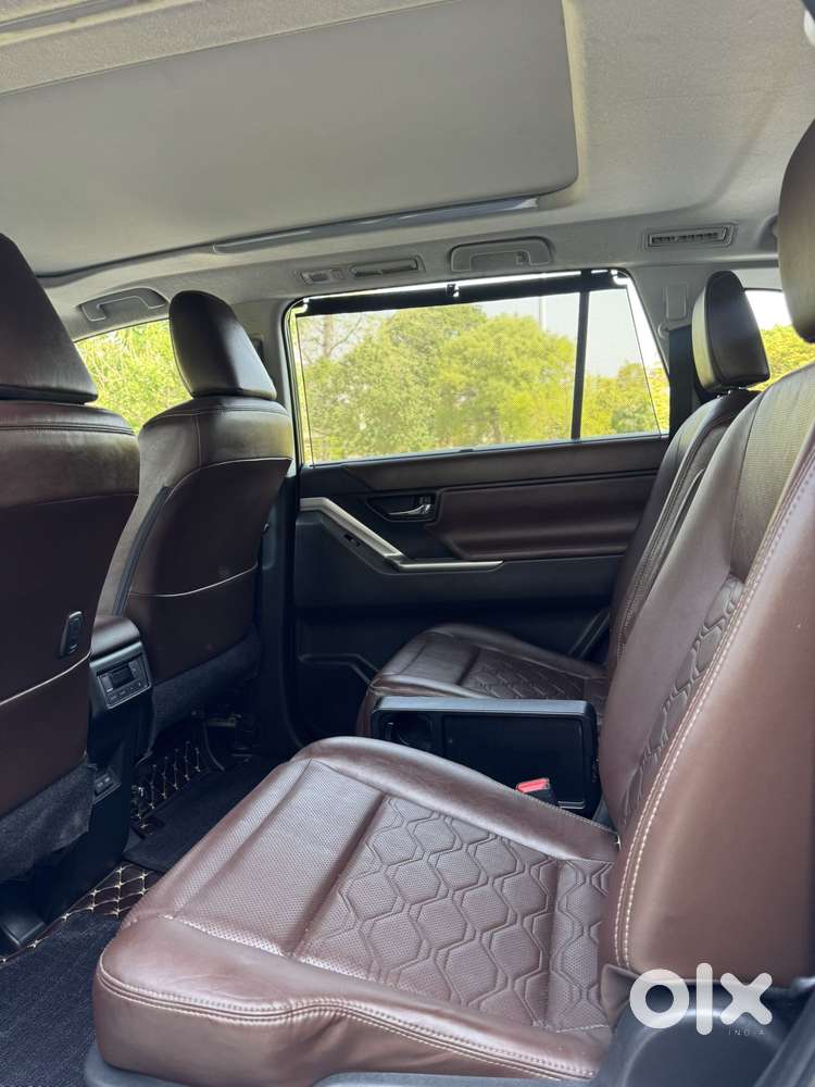 Toyota Innova Hycross 2.0 Zx (o) Hybrid 7 Str, 2024, Petrol