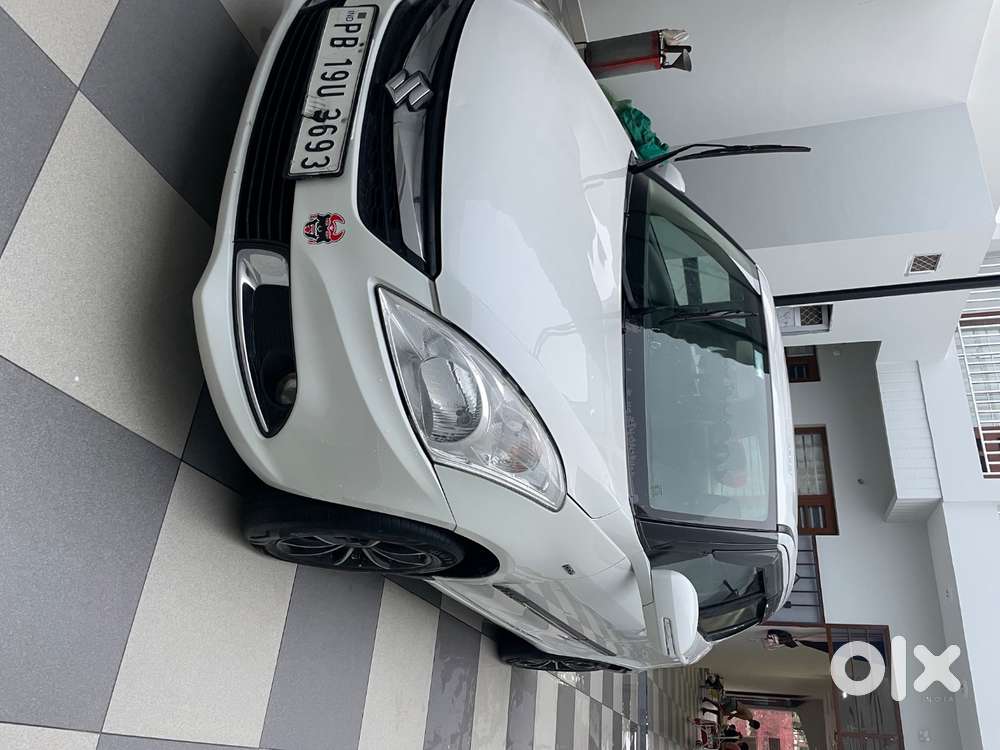 Swift Dezire Neat And Clean,new Battery,15 Inch Alloy,floor Matting