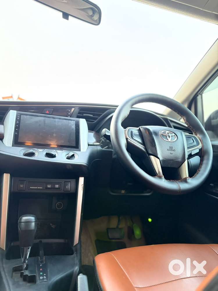 Toyota Innova Crysta 2.8 Gx At 8 Seater, 2017, Diesel