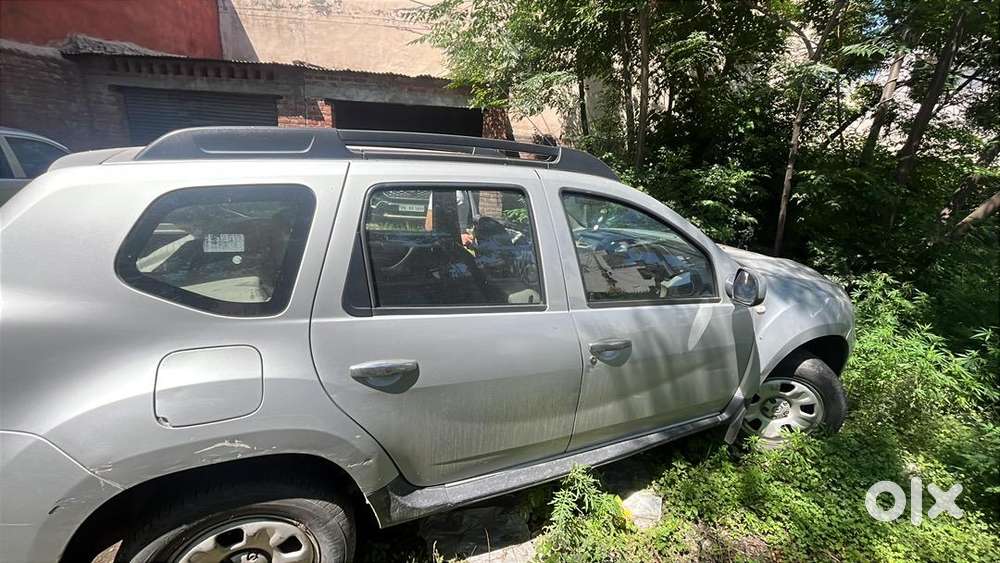 Renault Duster 2014 Diesel. Full Service Record. Front Facelift