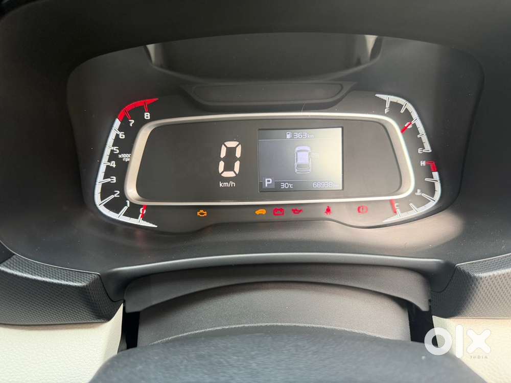 Kia Sonet Petrol 2051