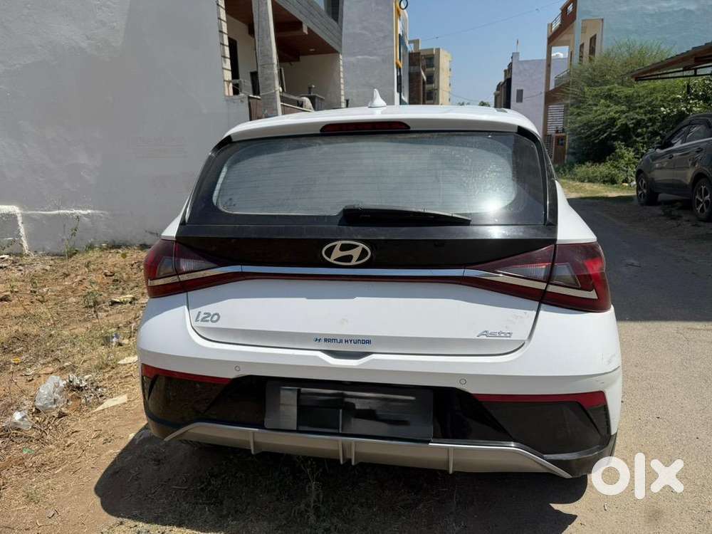 Hyundai I20 2024 Petrol 28000 Km Driven