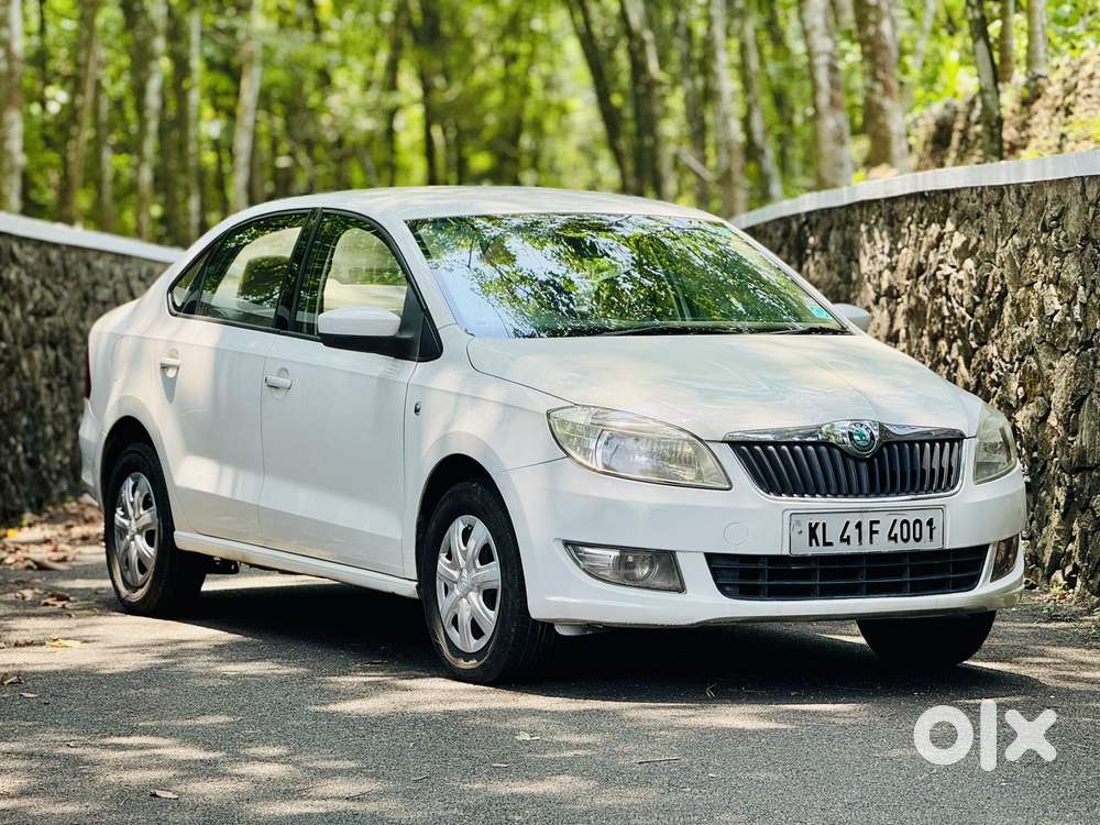 Skoda Rapid 1.6 Mpi At Elegance Plus, 2012, Petrol
