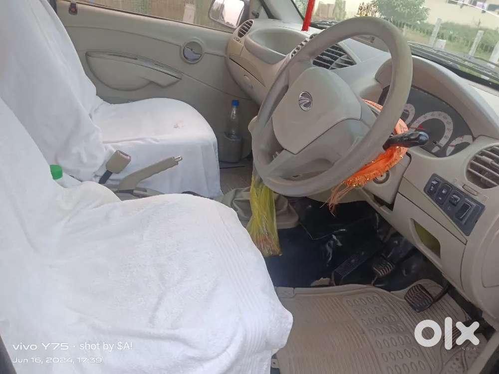 Mahindra Xylo 2012