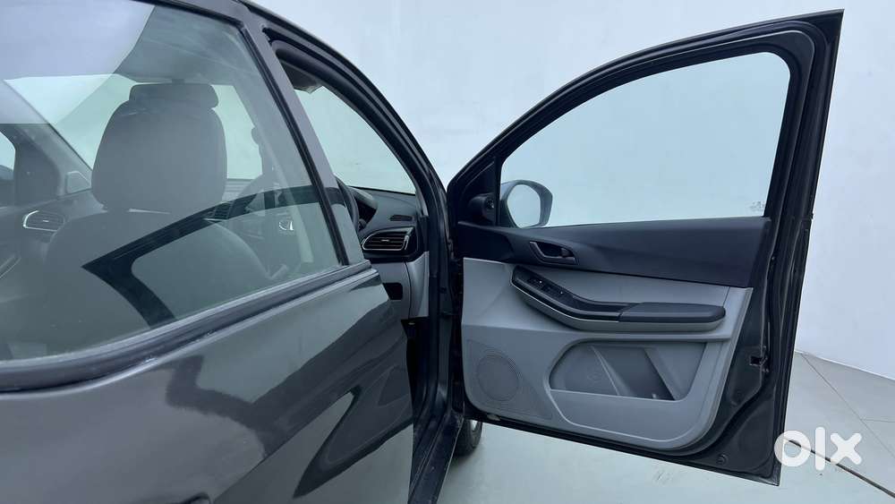 Tata Tiago 1.2 Revotron Xt Option, 2022, Petrol
