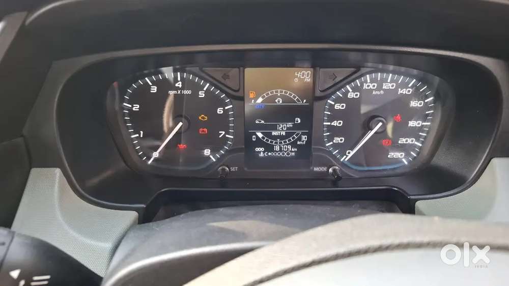 Tata Punch Adventure , 19,000 Km  चली ₹40,000+ की एक्सेसरीज के साथ!