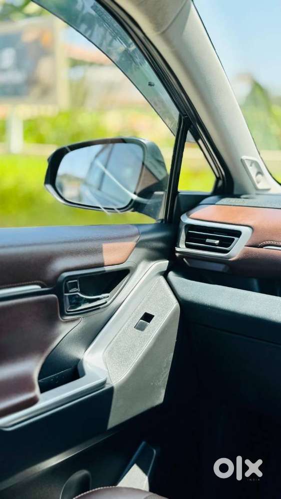 Toyota Innova Hycross 2.0 Zx (o) Hybrid 7 Str, 2023, Petrol