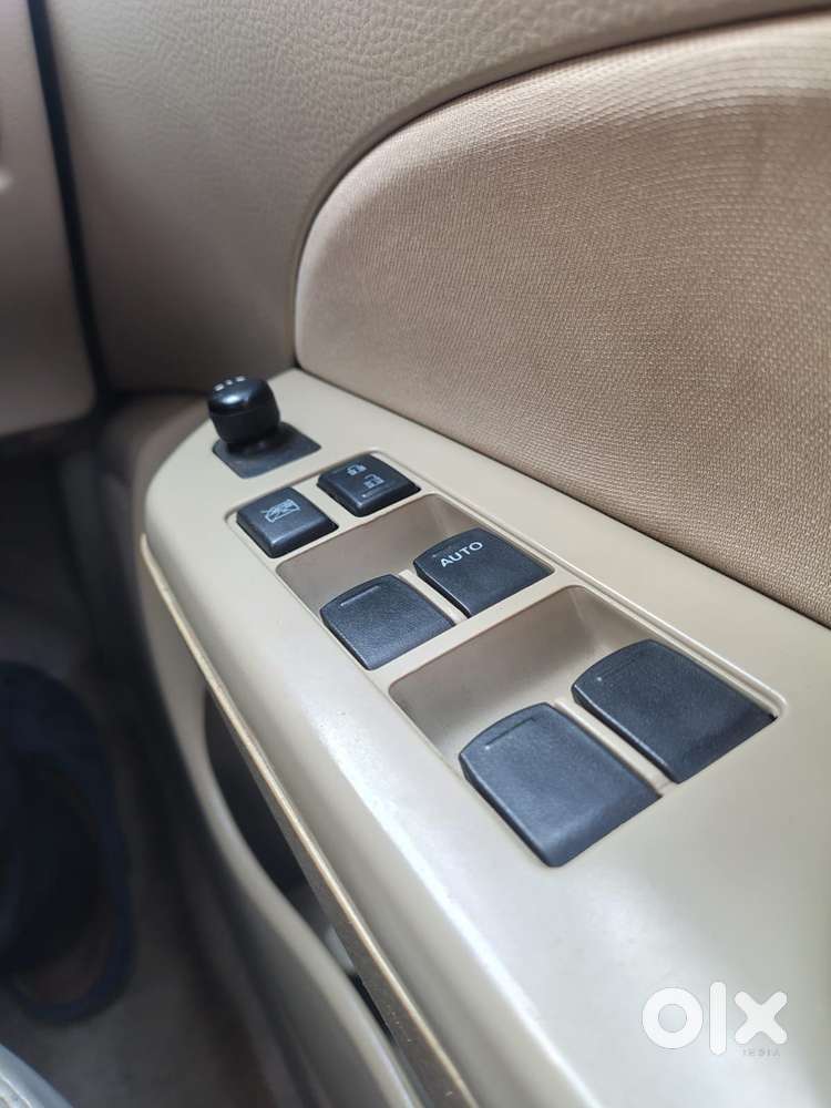 Maruti Suzuki Swift Dzire Vxi(o) Mt, 2014, Petrol