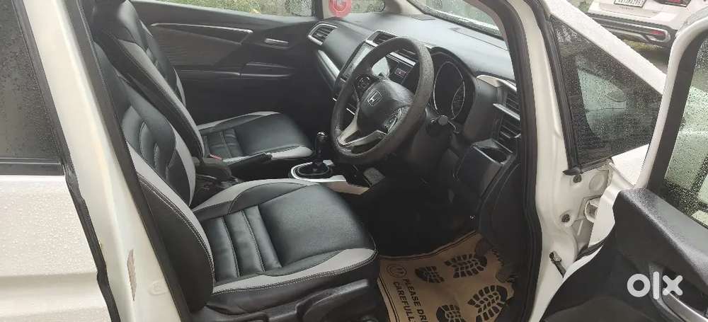 Cruice Control,,having Power Steering, Power Windows, Sunfroof