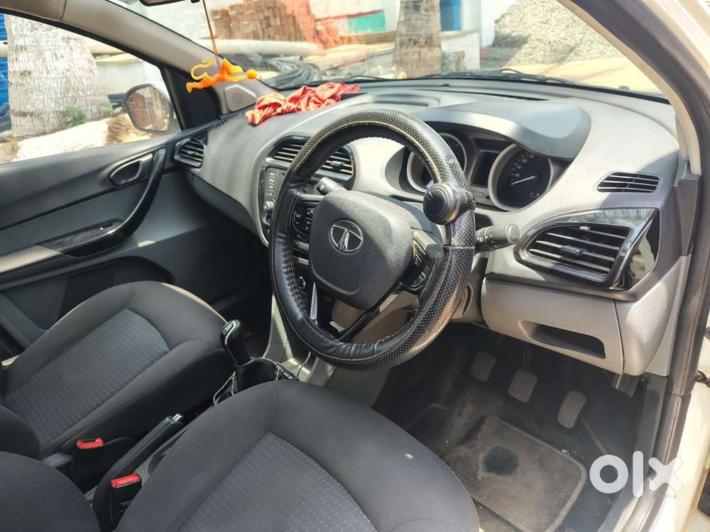 Tata Tigor Petrol 2017