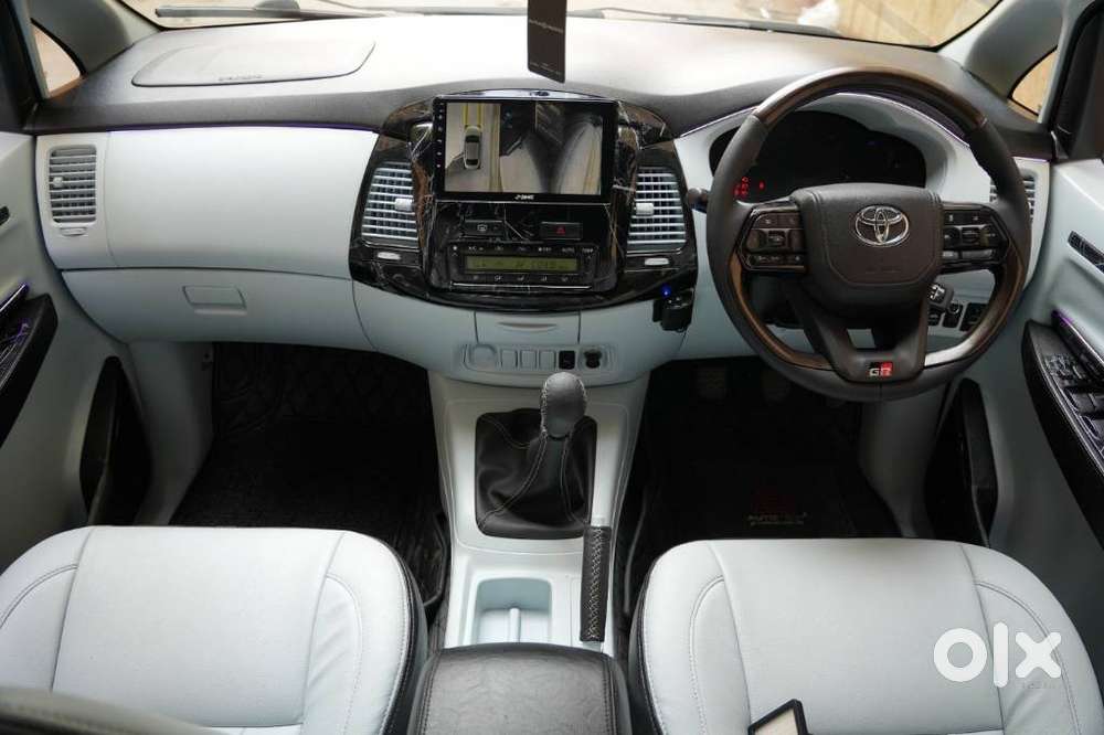 Toyota Innova 2.5 Vx 8 Seater Bs Iv, 2011, Diesel