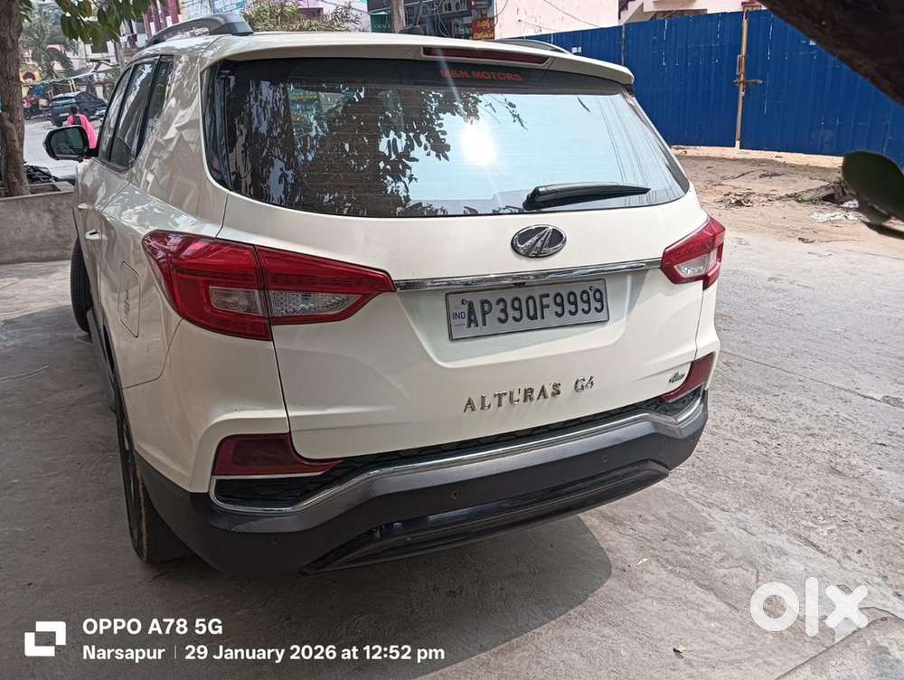 Mahindra Alturas G4 2022 - 9999 Fancy Number