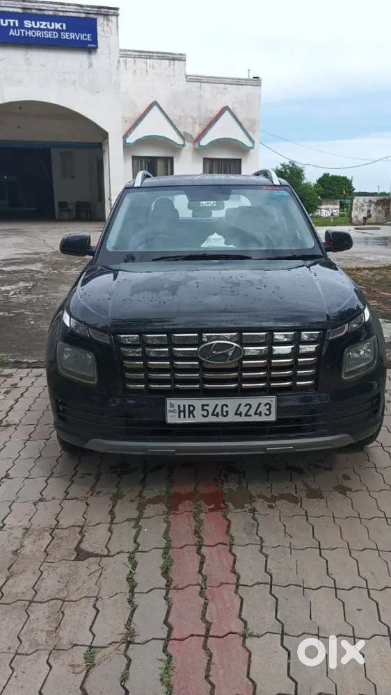 Hyundai New Venue 2025 Petrol 16000 Km Driven