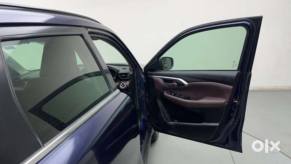 Maruti Suzuki Grand Vitara 1.5 Alpha Smart Hybrid At, 2022, Petrol