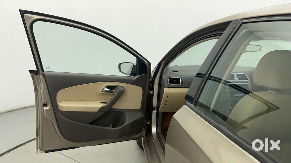 Volkswagen Vento 1.2 Tsi Highline At, 2016, Petrol
