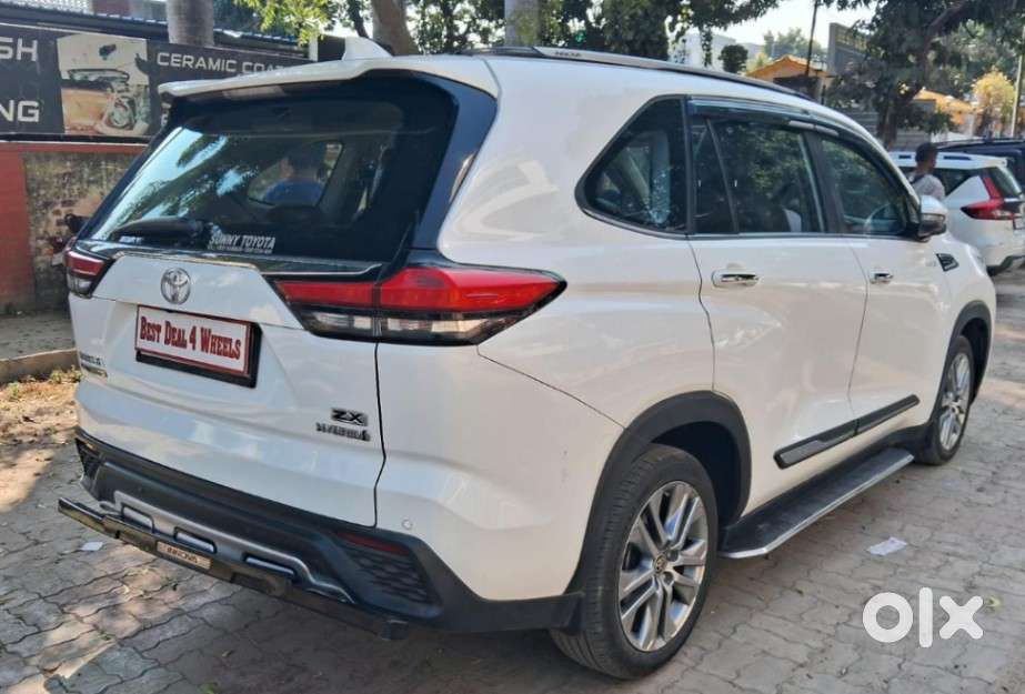 Toyota Innova Hycross 2.0 Zx Hybrid 7 Str, 2023, Petrol