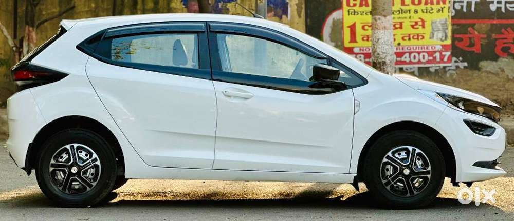 Tata Altroz 1.2 Xe, 2022, Petrol