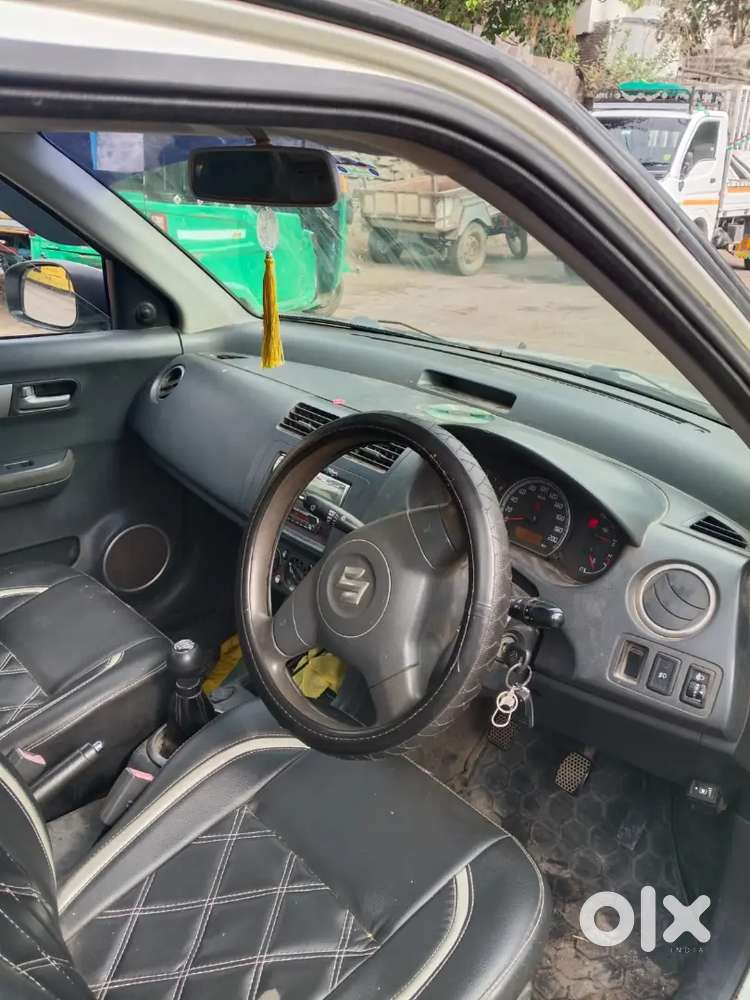 Swift Maruti Suzuki 2006 Petrol+ Cng