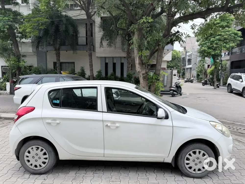 Hyundai I20 Sportz 2010 Model