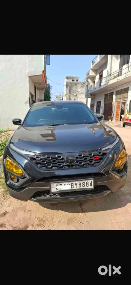 Tata Harrier Dark Edition