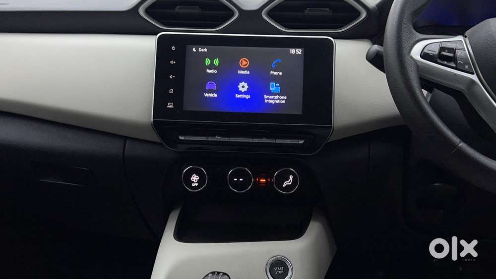 Nissan Magnite 1.0 Xv, 2023, Petrol