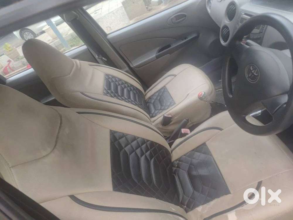 Toyota Etios Liva 2011-2012 G, 2011, Petrol