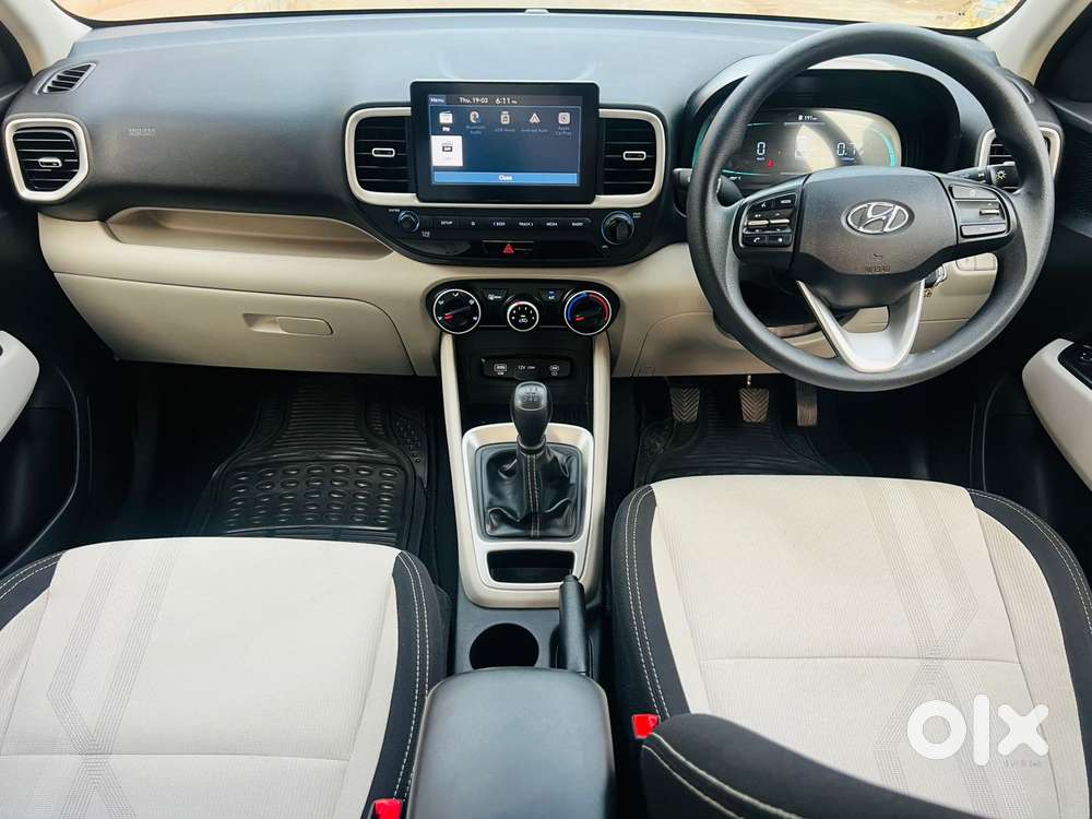 Hyundai Venue 1.2 S (o), 2022, Petrol