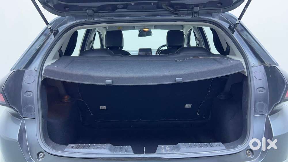 Tata Altroz 1.2 Xt, 2020, Petrol