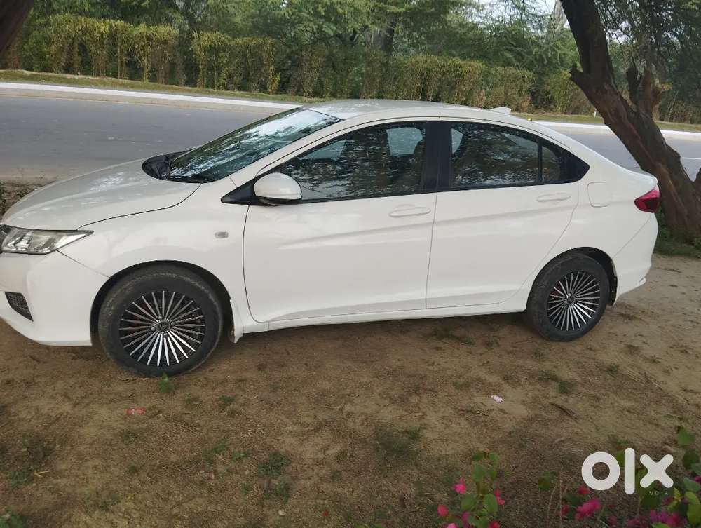 Honda City 2015
Army Person Car