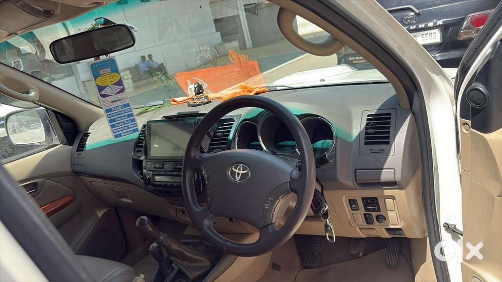 Toyota Fortuner 2011 3.0 4*4 Manual