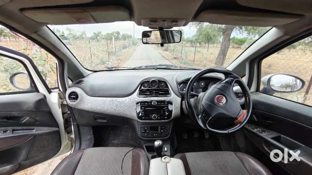 Fiat Avventura 2017 Diesel 88621 Km Driven Well Maintained 80% Tyre