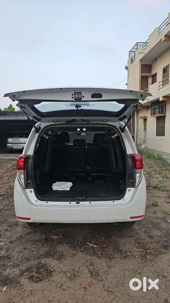 Toyota Innova Crysta 2024