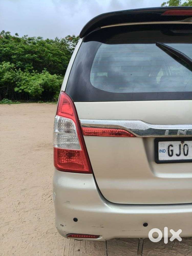 Toyota Innova 2.5 Gx (diesel) 8 Seater Bs Iv, 2015, Diesel