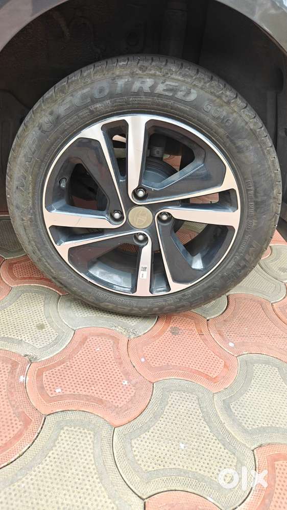 Tata Altroz 1.2 Xza Petrol Dct, 2023, Petrol